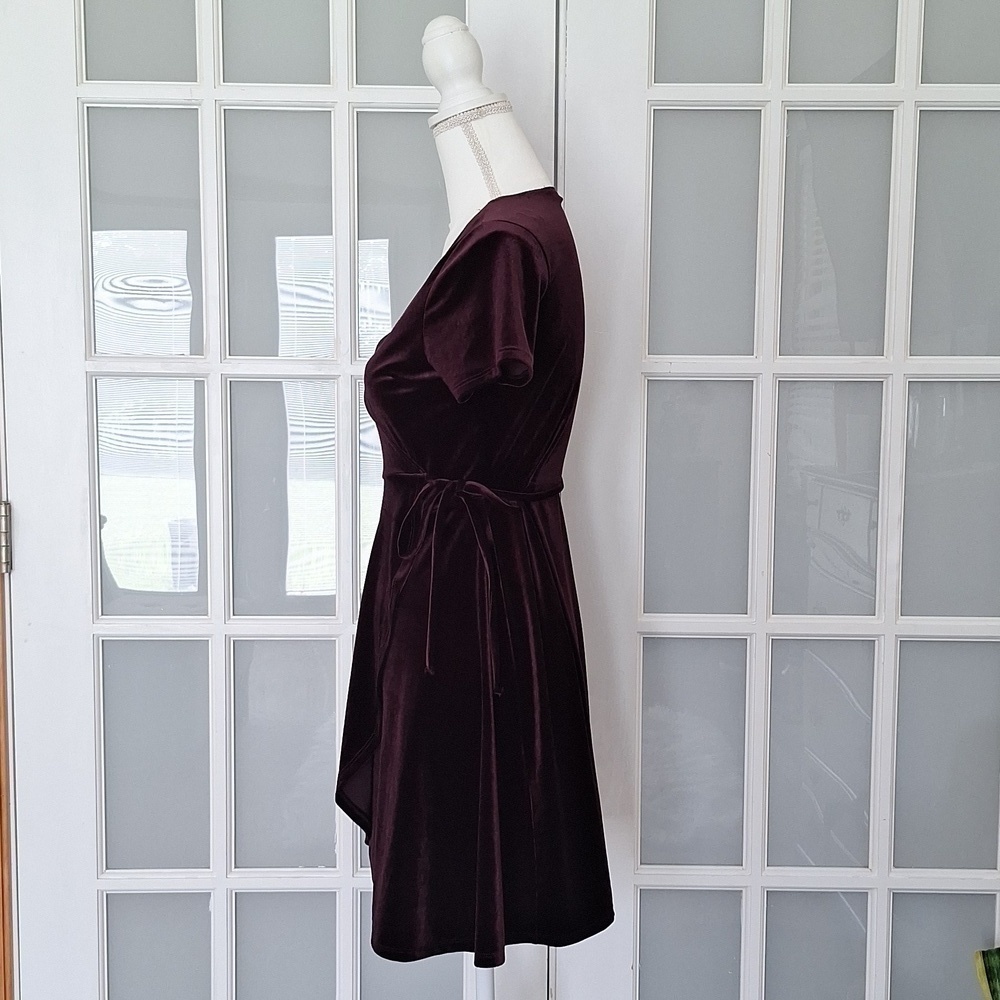 One Clothing Los Angeles Plum Velvet Wrap Dress - Picture 6 of 16